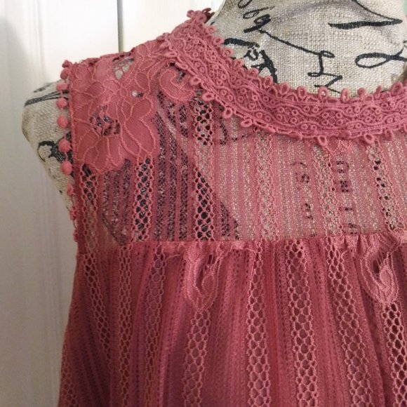 1661 Size XXL Exhilaration Lace Lined Top - Picture 2 of 6